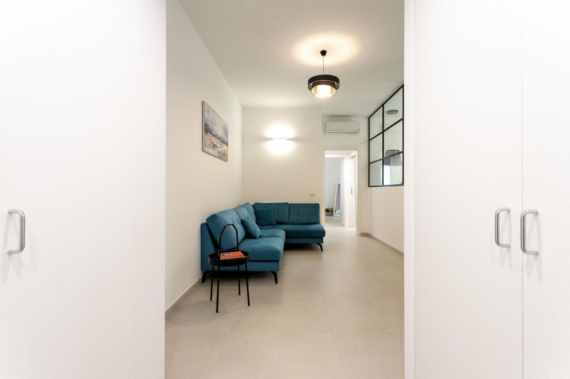 Assab By Halldis * Mailand